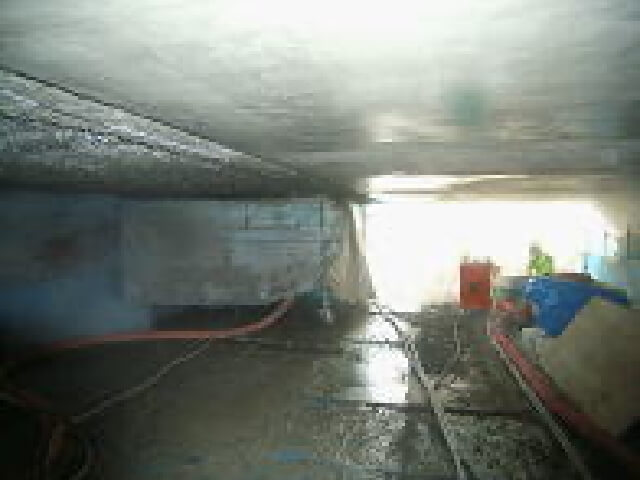 既設コンクリート斫り状況（ＷＪ半自動工法）