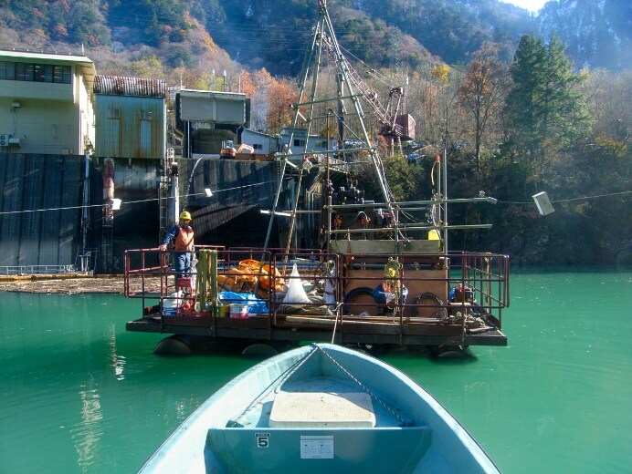 台船固定ボーリング状況１